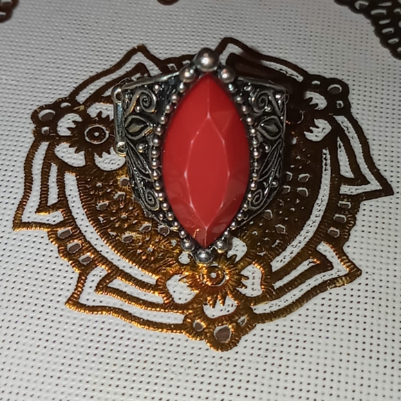 Ring - Picture 1 of 2